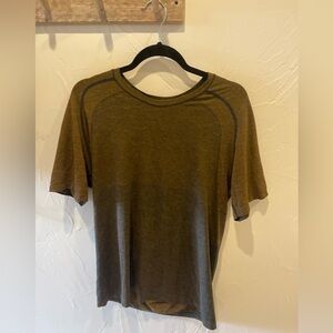 Large Men’s Lululemon Shirt